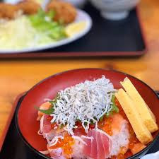 朝獲れ地魚食堂 ふるはうす
