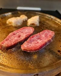 水晶板で焼く立ち食い焼肉「三坪」