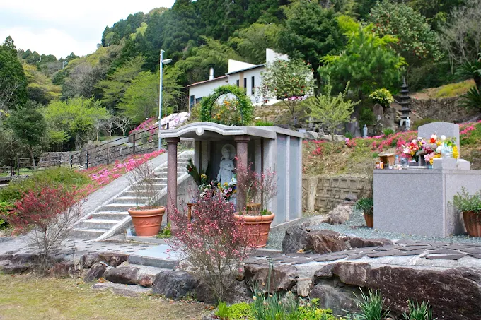 熊本県ペット総合葬祭会館　植木ペット霊園