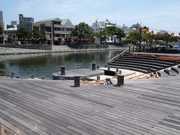 新町川・阿波製紙水際公園