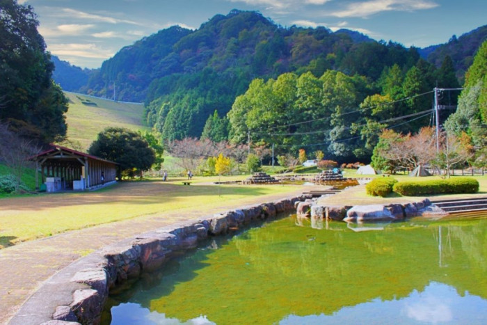 朝倉ダム湖畔緑水公園