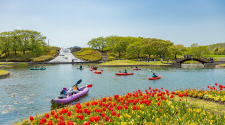 国営みちのく杜の湖畔公園